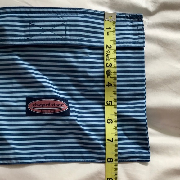Vineyard Vines pouch in blue stripes - Picture 5 of 5